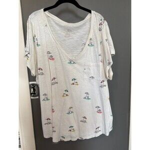 Torrid size 4 white v neck dogs frenchies on a beach t shirt